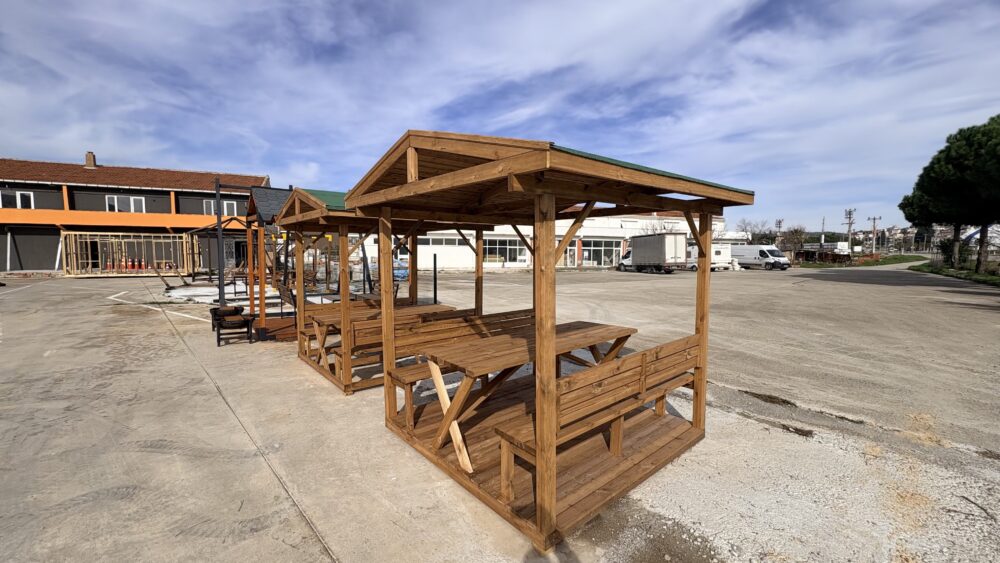 Alternative view of Ahşap Çardak - Taban Deckli - Çatılı - 200 CM